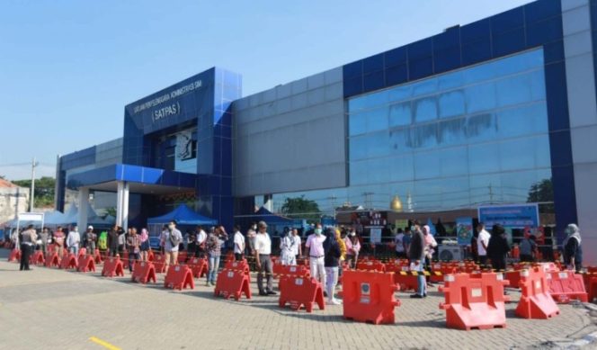 
 Tutup Ruang Gerak Calo..!! Provost Perketat Pengawasan di Satpas Colombo Polrestabes Surabaya