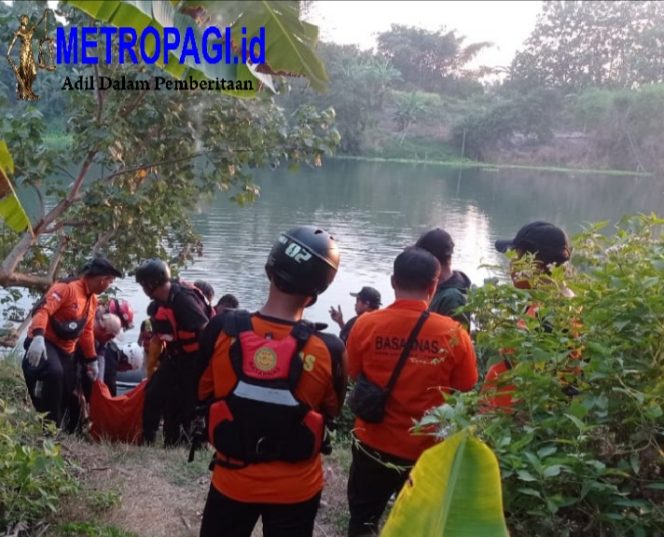 
 Korban Dugaan Bunuh Diri Dengan Menceburkan ke Sungai Brantas Berhasil Ditemukan Polisi dan Tim Sar
