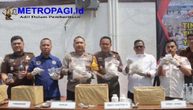 
 Kapolres Pasuruan Bersama Kajari Kabupaten Pasuruan musnahkan barang bukti hasil kejahatan di wilayah Hukum Pasuruan