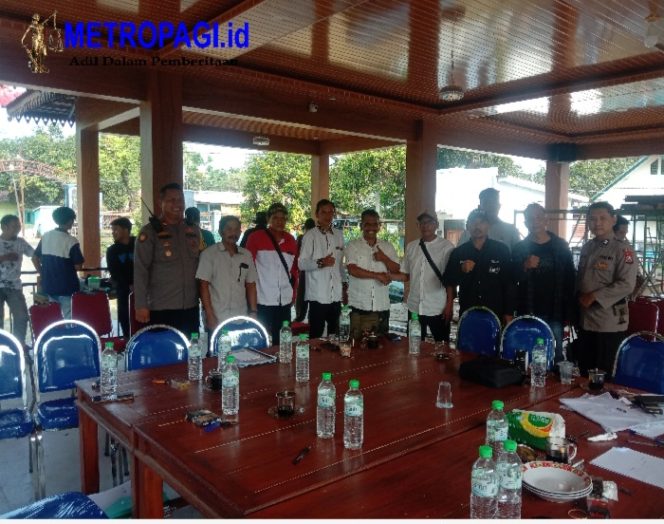 
 Sempat Memanas Pemberhentian Mantri Pasar Desa Trewung Grati Berakhir Damai