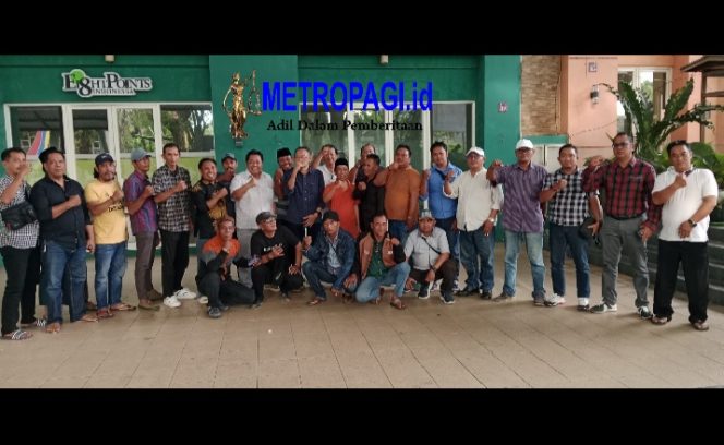 
 FORTRANS TERBENTUK, DUA AKTIVIS BERSETERU SEPAKAT KONTROL PEMERINTAHAN