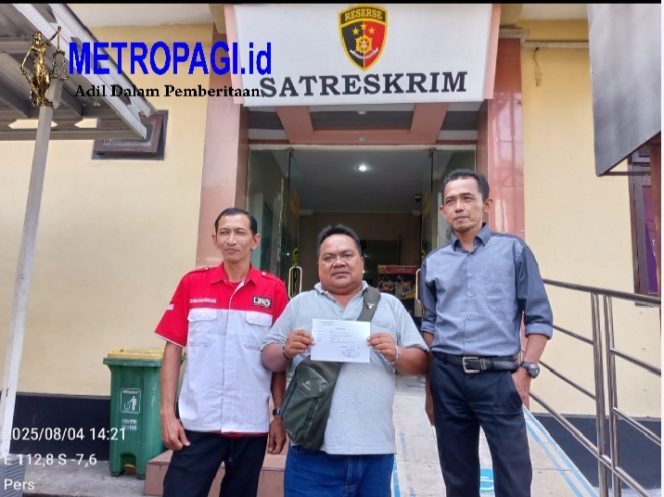 
 Merasa Namanya Dicemarkan Menerima Upeti di G9, Ketua LSM Gajah Mada Laporkan Format ke Polres Pasuruan