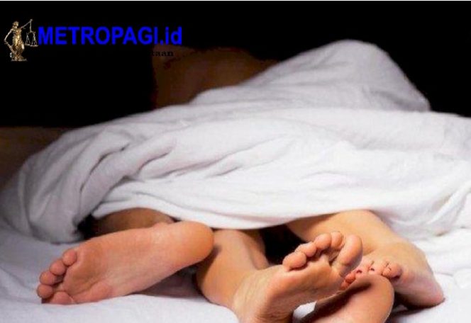 
 Gawat..!! Suami Grebek Istri Diduga Selingkuh dengan Pria Lain Yang Sudah Beristri