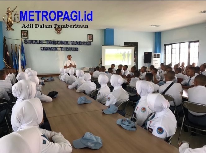 
 BNNK dan Satresnarkoba Polres Pasuruan Bahaya Narkoba di SMAN Taruna Madani Bangil