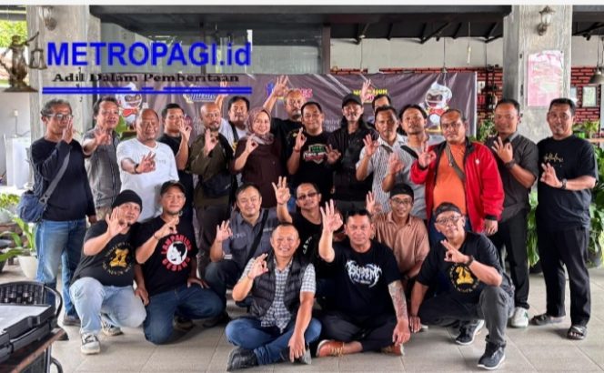 
 Tunas Muda Jurnalis (TMJ) Gelar Samat-Sinamatan di Pujasera Jiwan Kabupaten Madiun