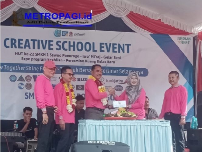 
 SMKN 1 Sawoo Ponorogo Gelar “Creative School Event” untuk HUT ke-22, Resmikan Ruang Kelas Baru