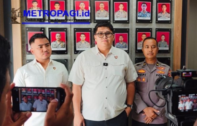 
 Polres Gresik Hadiahi Timah Panas 1 DPO Gangster Pelaku Pengeroyokan di Kecamatan Dukun