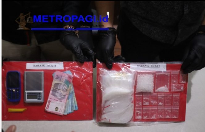
 Polres Pelabuhan Tanjungperak Ungkap Peredaran Narkoba Amankan Residivis Pengedar