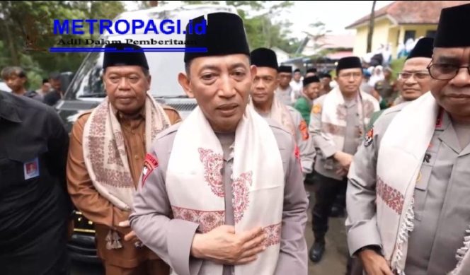 
 Kapolri Instruksikan Oknum Brimob di Maluku Yang Aniyaya Pelajar SMP Hingga Tewas Dihukum Berat