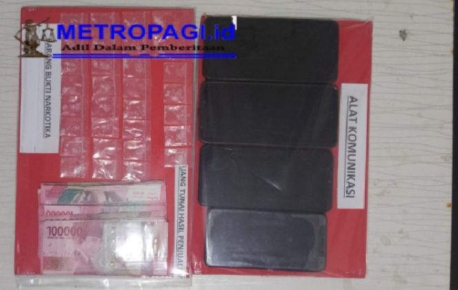 
 Polres Tanjungperak Ungkap Jaringan Sabu, 4 Tersangka Diamankan