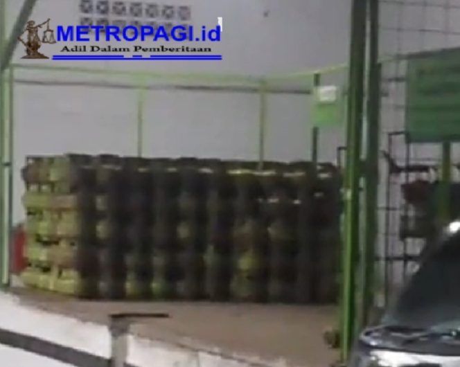 
 Kelangkaan Gas LPG 3 Kg Menghantui Warga Kota Pasuruan, Pemkot Diminta Turun Tangan