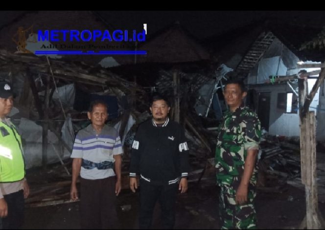 
 Tidak Angin Kencang Dua Rumah Ambruk di Trajeng Pasuruan Kota