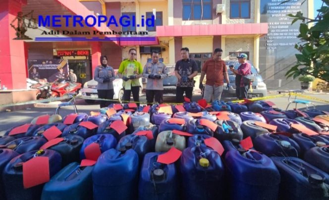 
 7 Orang Ditetapkan Tersangka Oleh Polres Probolinggo Dalam Kasus Penyalahgunaan BBM Bersubsidi