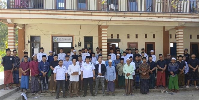 
 RIBUAN SANTRI MALANG DAN DPC PERADI PROTES PENUTUPAN PONDOK PESANTREN SERTA PENANGKAPAN PENGASUH