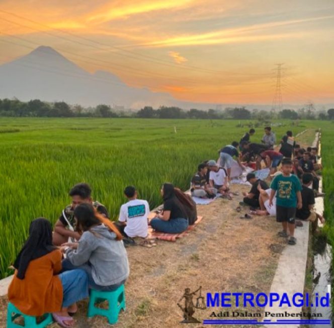
 Sensasi Ngopi Sore yang Asri dan Elegan di Kopling Magenta Gempol