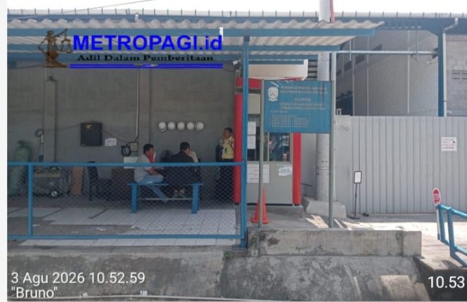 
 Diduga Serobot Aset Negara, PT Djati Perkasa Baofeng Nekat Jadikan Sempadan Irigasi Tempat Parkir
