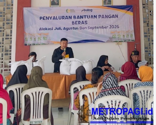 
 Penyaluran Bantuan Pangan Beras Alokasi Juli, Agustus dan September 2026 di Kelurahan Trajeng Berjalan Aman dan Kondusif