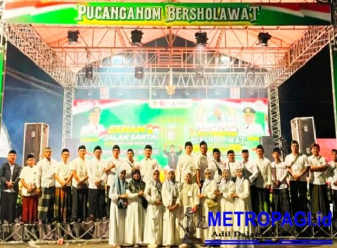
 Suasana Kebersamaan Menyelimuti Pucang Anom Bersholawat Peringati Maulid Nabi