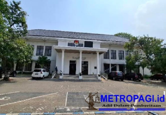 
 Perpindahan Kantor KPU Kabupaten Pasuruan ke Wilayah Kota Memicu Pertanyaan dan Polemik di Masyarakat