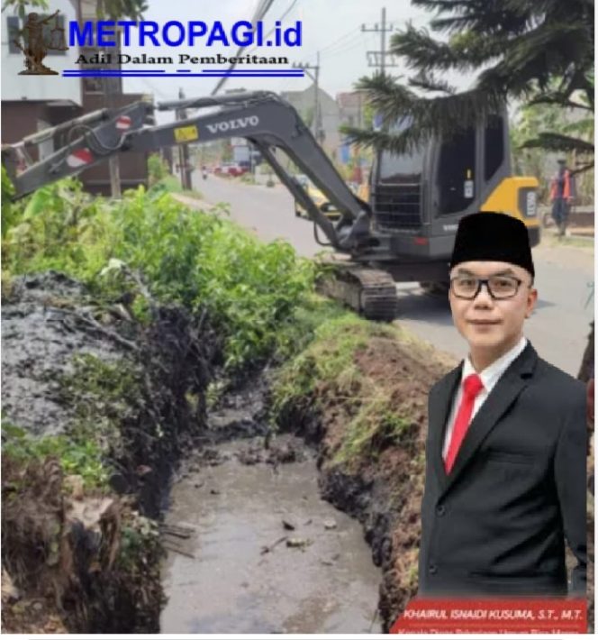 
 Jelang Musim Penghujan Dinas PU Bina Marga Kab. Malang Lakukan Normalisasi Pengerukan Sendimen di Beberapa Saluran Air