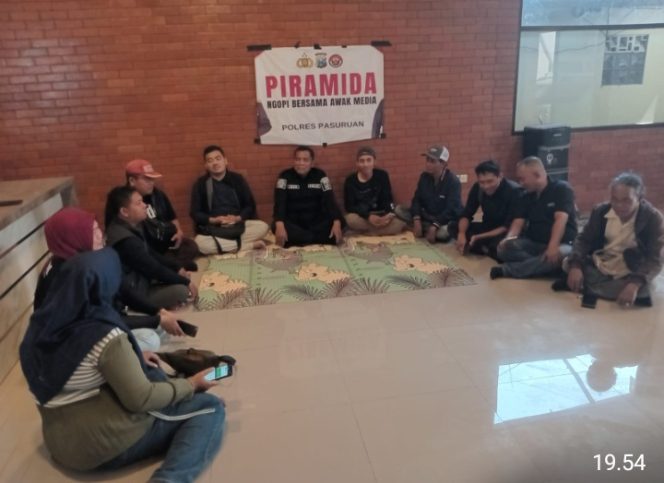 
 PIRAMIDA Polres Pasuruan, Ngopi Bersama Awak Media Perkuat Sinergi dan Komunikasi