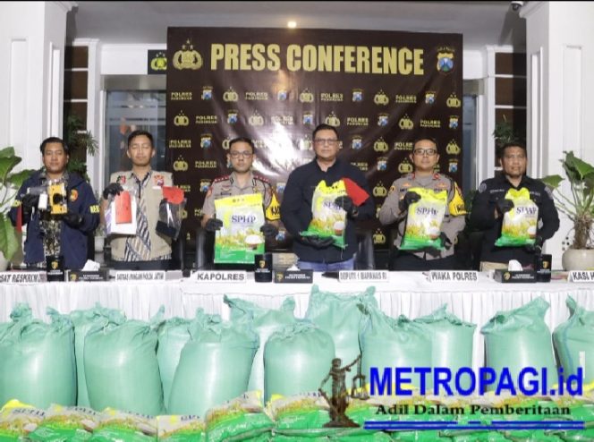 
 Permainkan Beras Bersubsidi SPHP Sebanyak 20 Ton Polres Pasuruan Tangkap 4 OrangTersangka